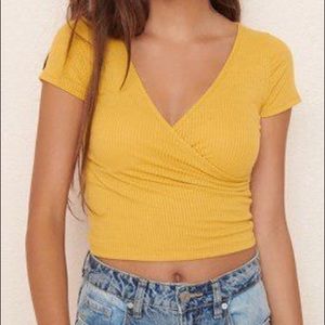 🌻garage yellow wrap tee